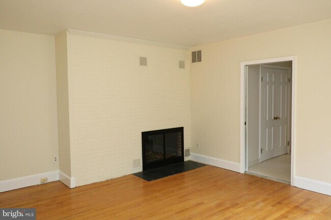 Building Photo - Secluded Country Retreat with Picturesque ...