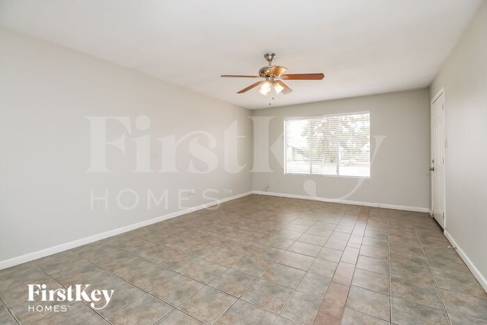 Building Photo - 32 W Fairmont Dr