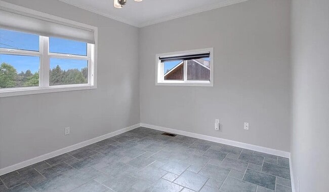 Building Photo - 1519 NE 192nd St