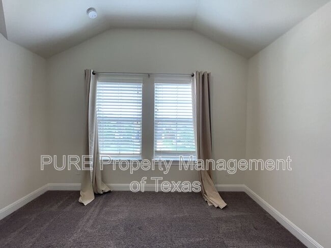 Building Photo - 716 Expedition Way