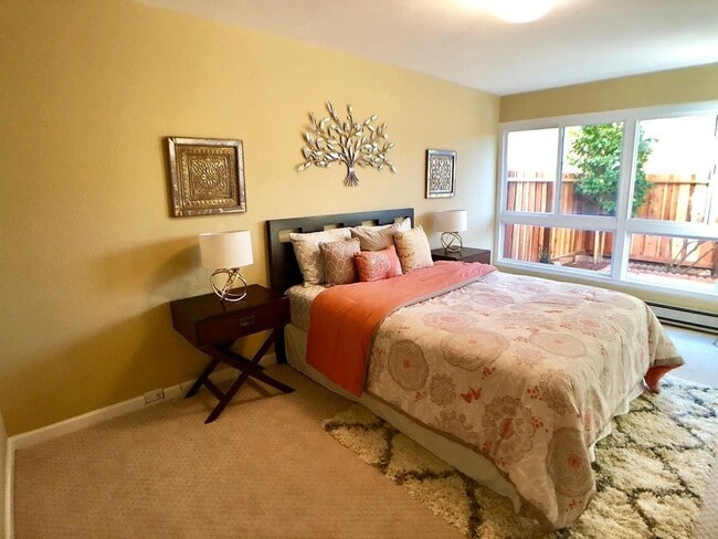 Building Photo - 1700 Civic Center Dr