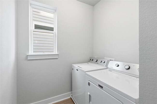 Building Photo - 2024 Sager Dr