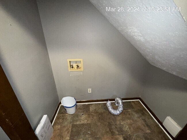Building Photo - 6468 Kelmscot Ct