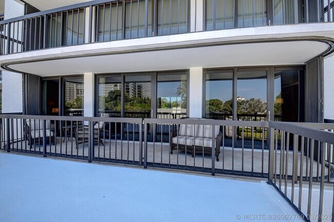 Building Photo - 4748 S Ocean Blvd