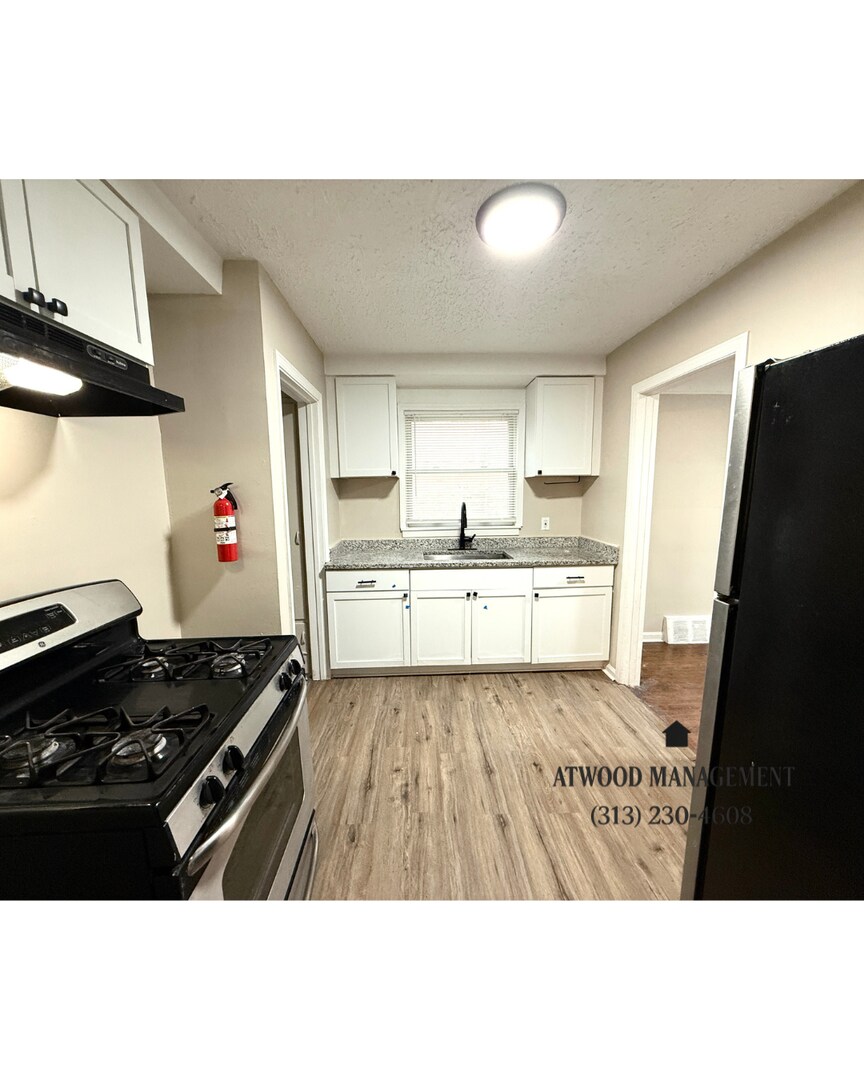 Building Photo - Fully Renovated 4-Bedroom Home – Move-In Ready for You!
