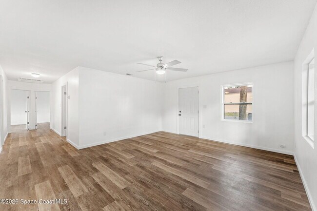 Building Photo - 405 Dummitt Ave