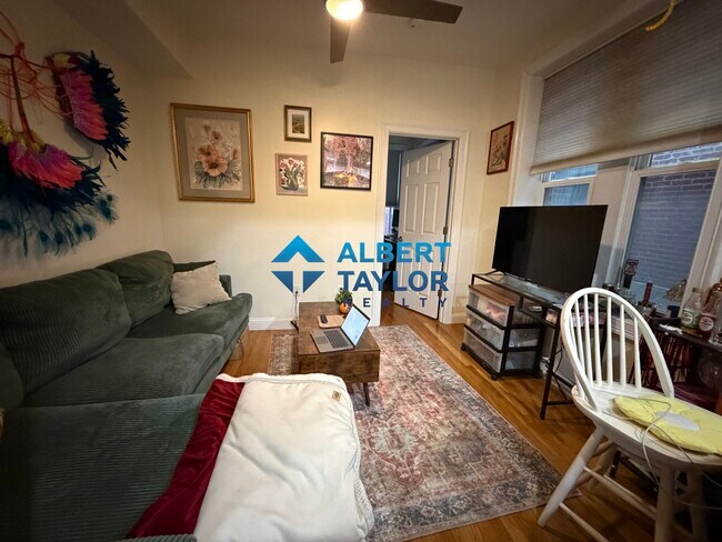 Building Photo - 1029 Tremont St