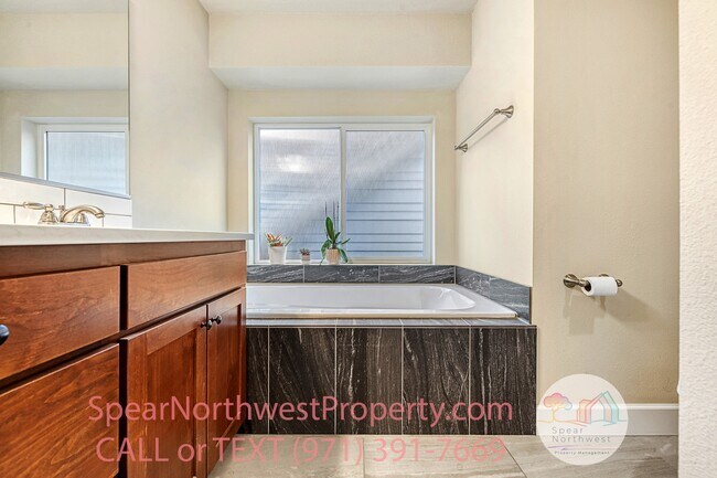 Building Photo - 3954 N Willis Blvd