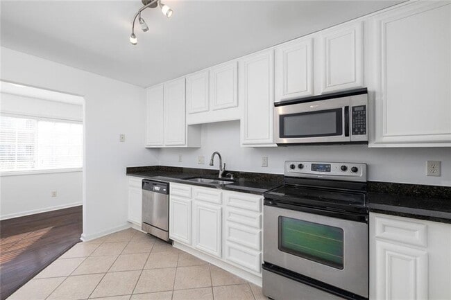 Building Photo - 1468 Briarwood Rd NE