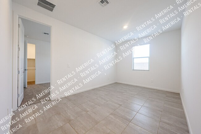 Building Photo - 35581 N Thicket Wy