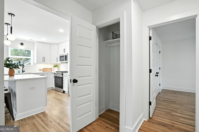 Building Photo - 1597 Glenwood Ave SE