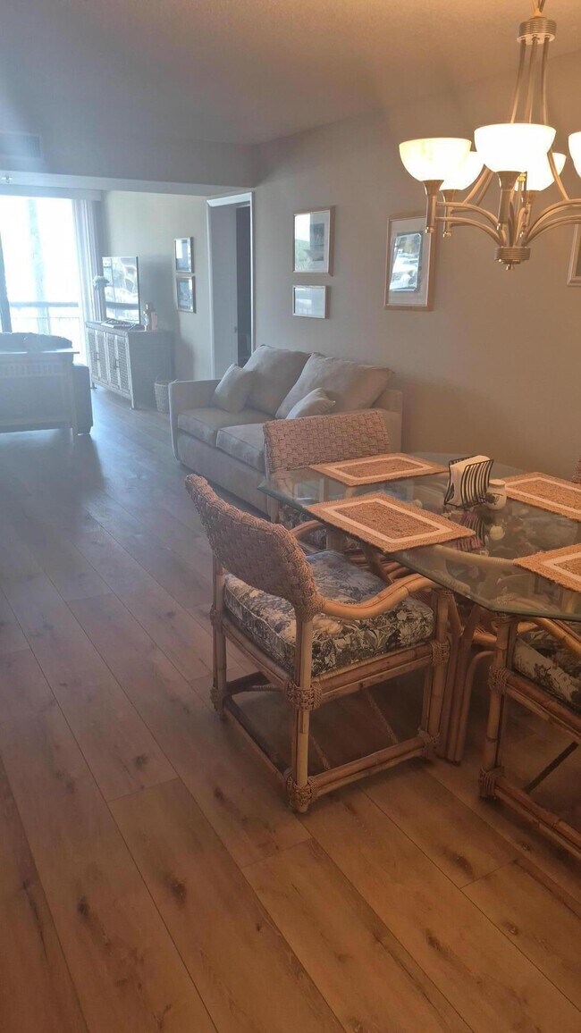 Building Photo - 2601 Marina Isle Way