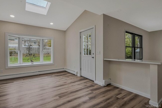 Building Photo - 21 Crater Lake Dr