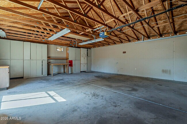 Building Photo - 8844 W Cavalier Dr