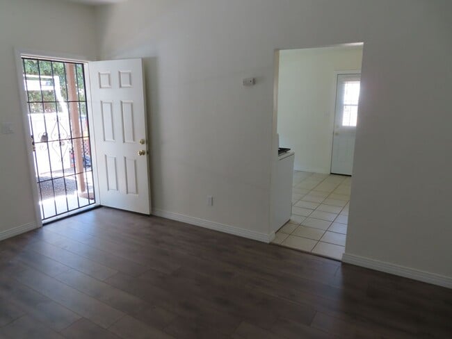 Building Photo - Quiet 2 Bedroom House in La Mesa