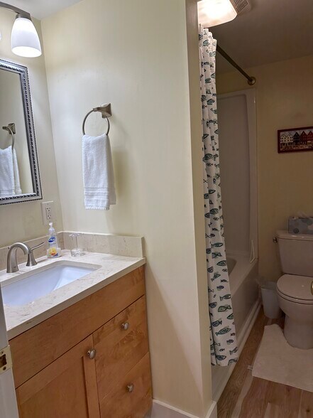 Building Photo - 11504 6th Ave NW