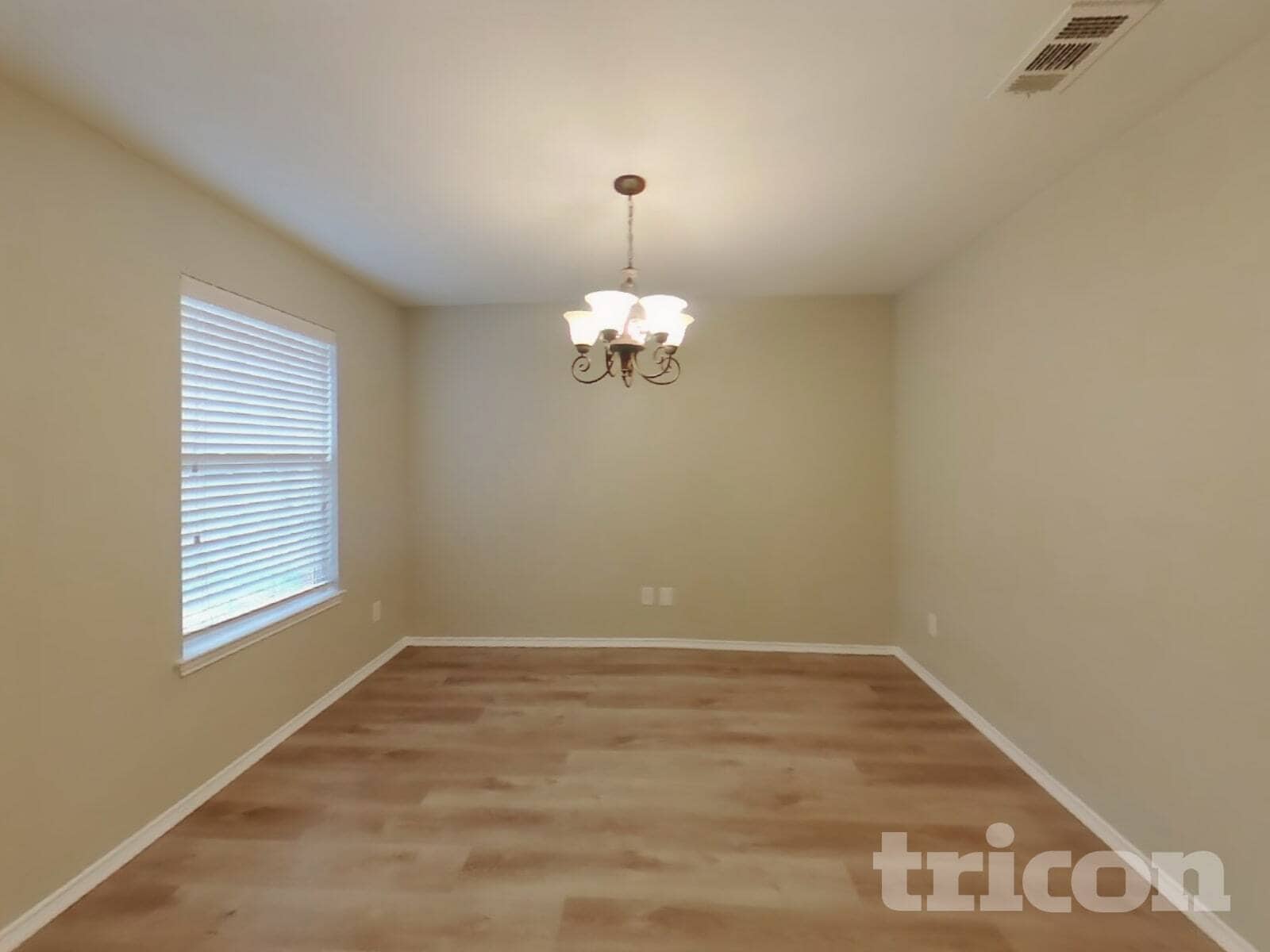 Building Photo - 2506 Eastwood Dr