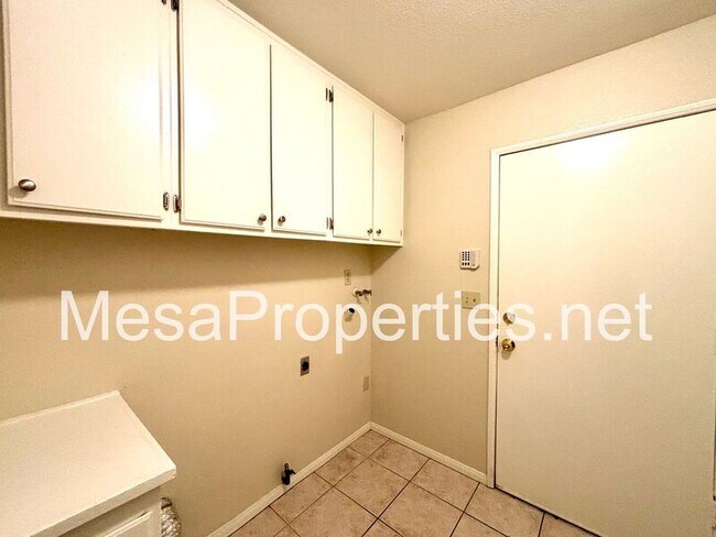 Building Photo - 15261 San Jose Dr