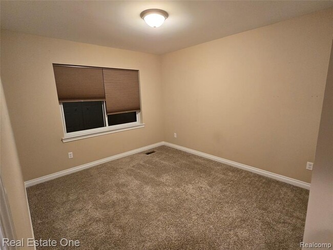 Building Photo - 1131 Woodslee Ave