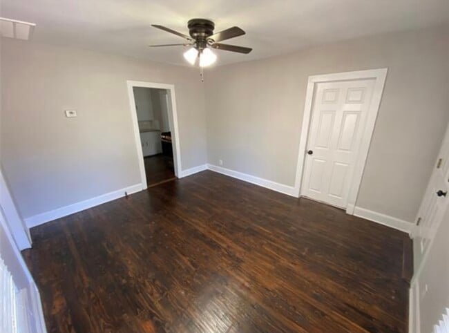 Building Photo - 805 Bois D Arc St