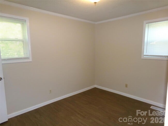 Building Photo - 169 Danritch Dr