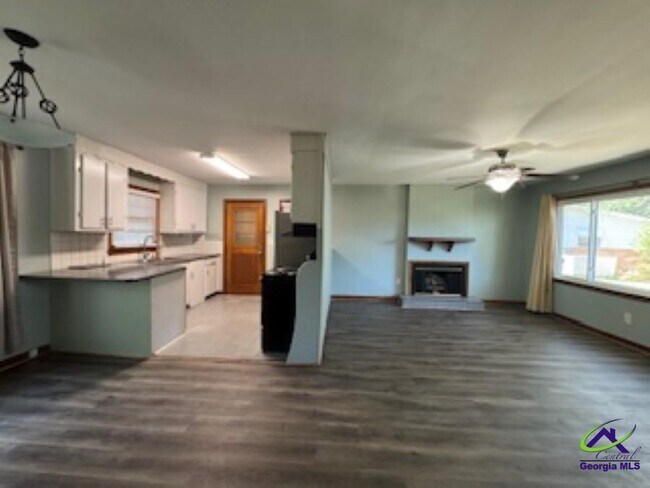 Building Photo - 106 Eleanor Cir