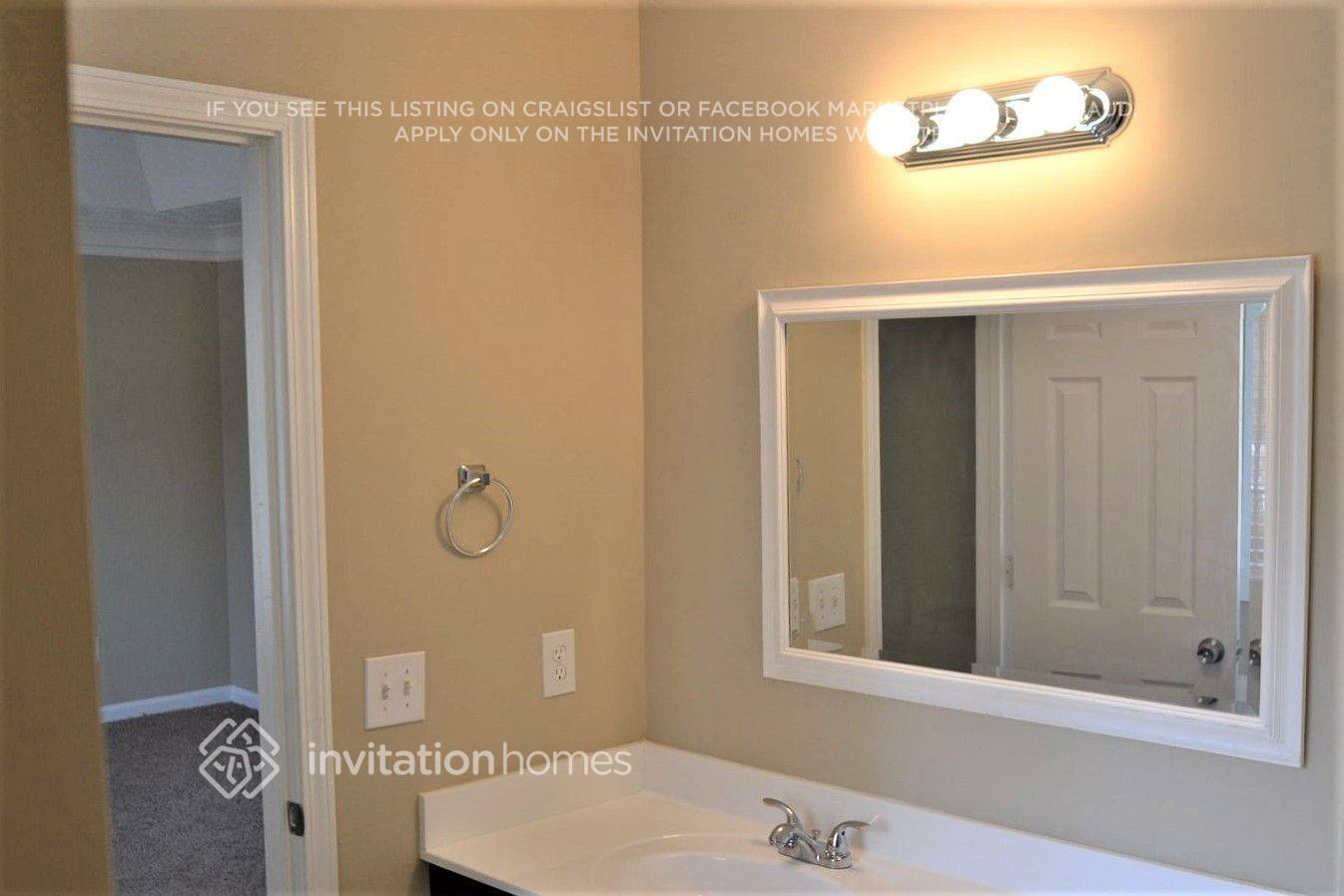 Building Photo - 802 Grindstone Pl SW