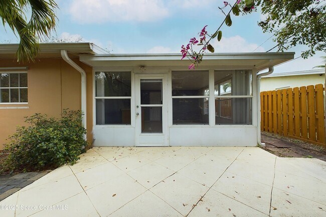 Building Photo - 1202 Yacht Club Blvd