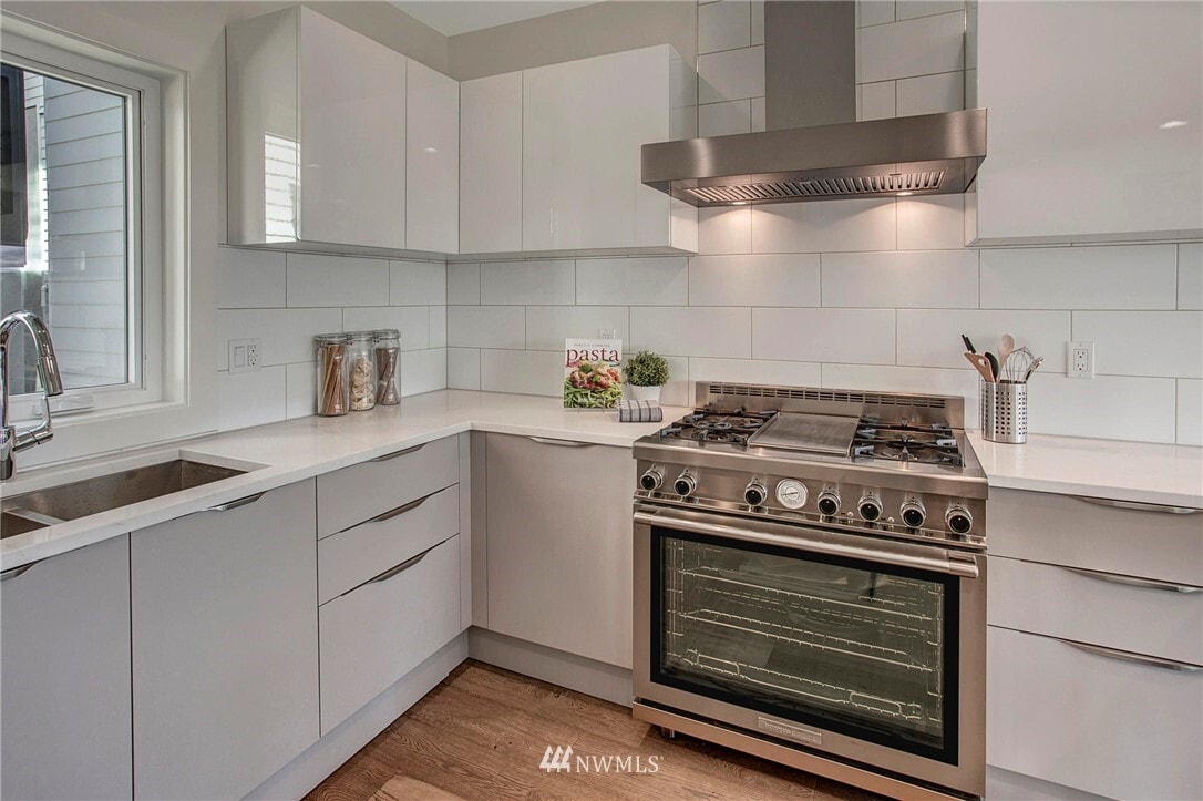 Marble casual counters - 2210 12th Ave W