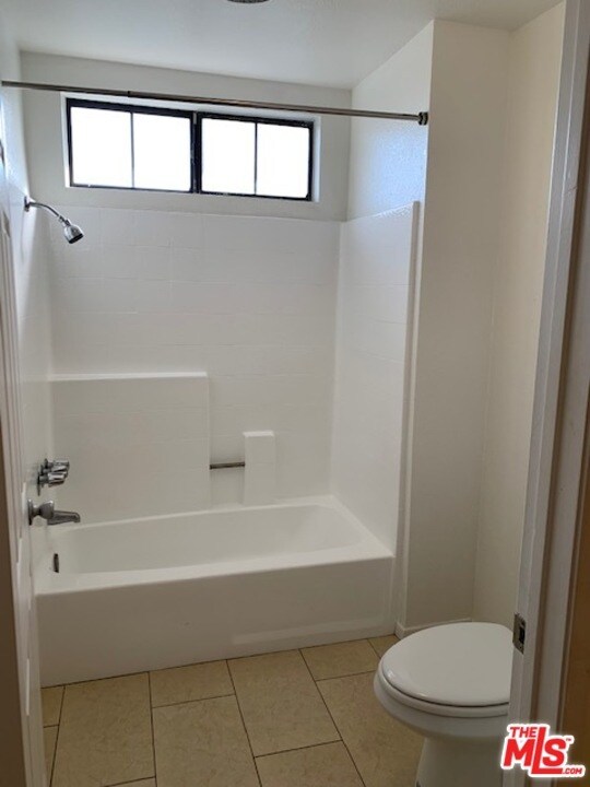 Building Photo - 4353 Coldwater Canyon Ave