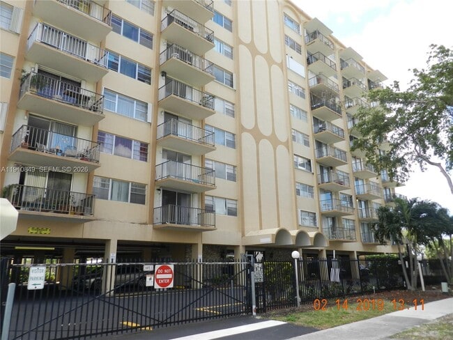 Building Photo - 1470 NE 125th Terrace