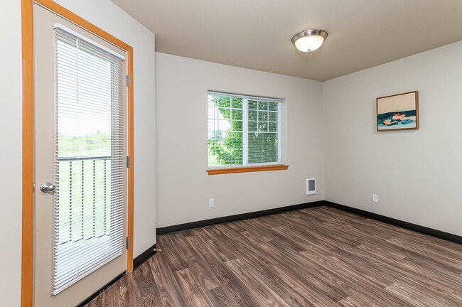 Meadow View | Dining Room - Meadow View Apartments