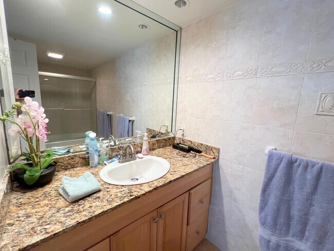 Building Photo - 3400 Galt Ocean Dr