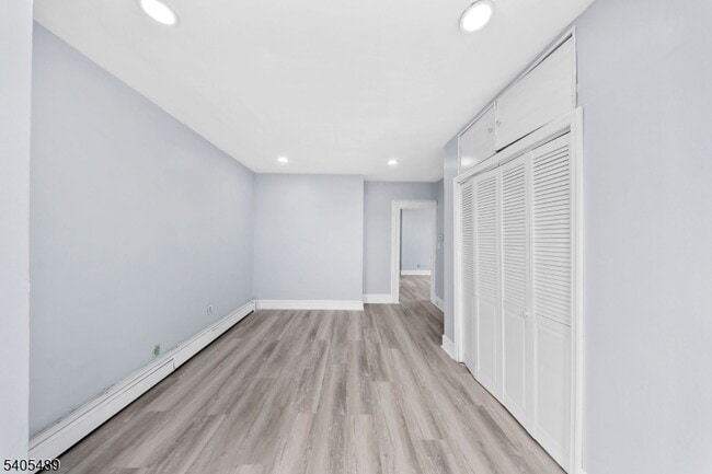 Building Photo - 437 Morrissee Ave