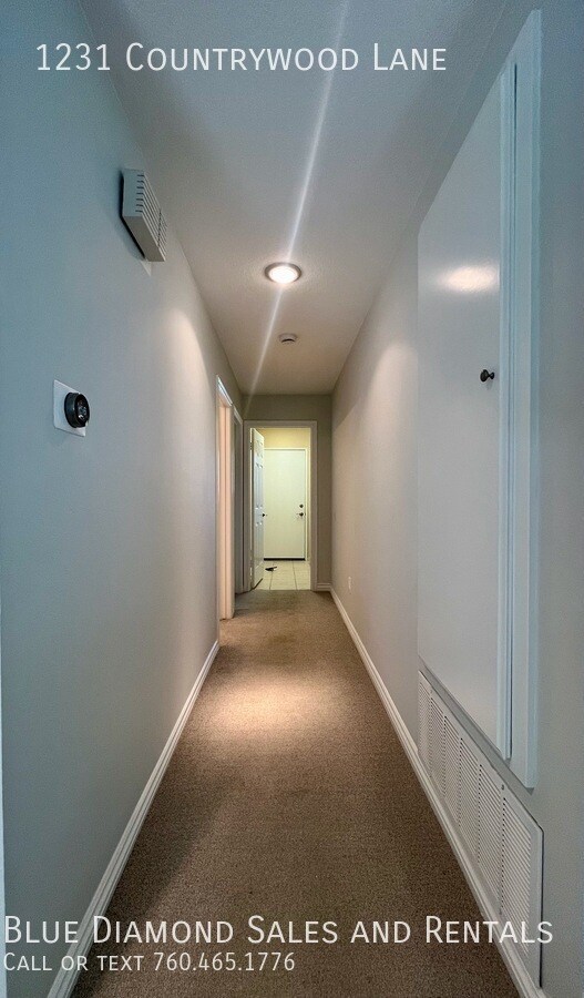 Building Photo - 1231 Countrywood Ln