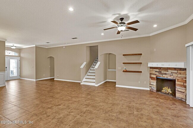 Building Photo - 260 S Bellagio Dr