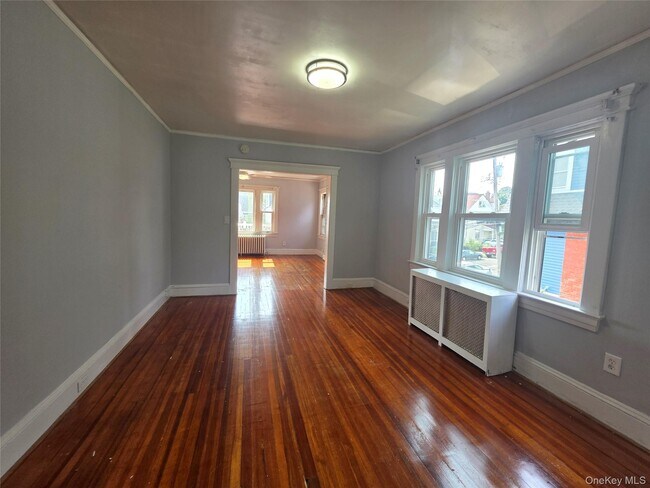Building Photo - 81 Waring Pl