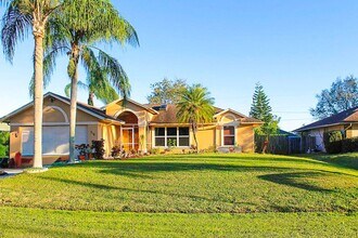 Building Photo - Port St. Lucie Home for rent