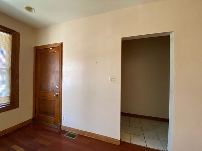 Building Photo - 5619 S Wood St
