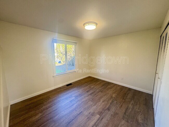 Building Photo - 670 NE 22nd St