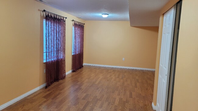 Building Photo - 807 Whisper Cove Rd