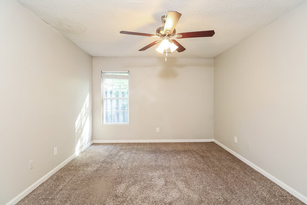 Building Photo - 1069 Park Meadow Dr