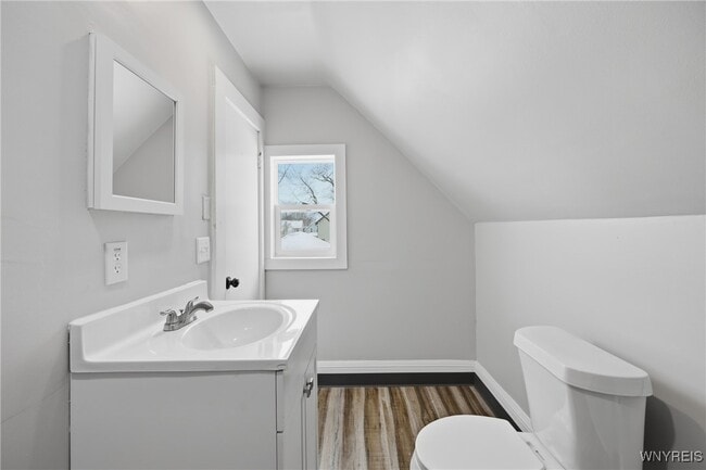 Building Photo - 26 Ganson St