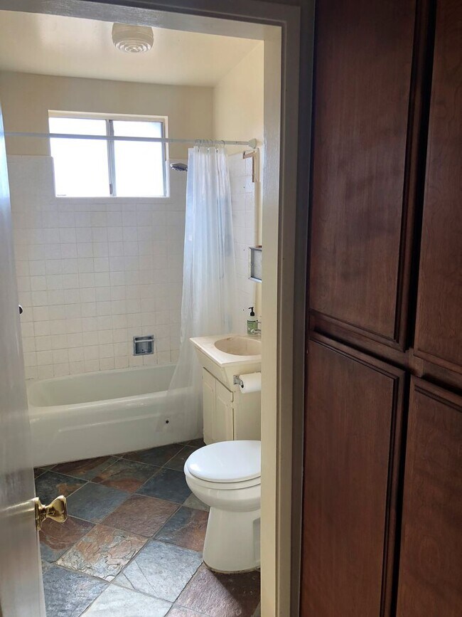 Building Photo - AVAILABLE NOW