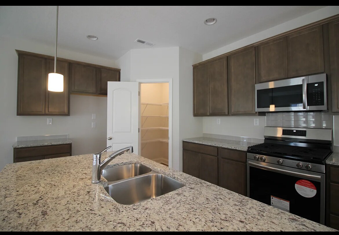 Building Photo - 9533 Snowy Cliff Ln