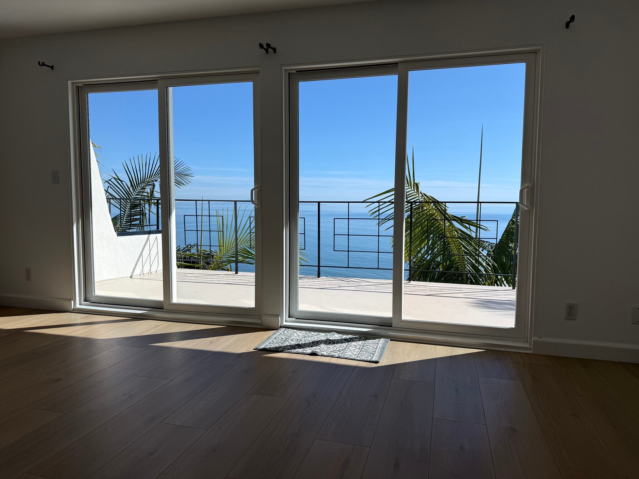 Building Photo - 18139 Coastline Dr