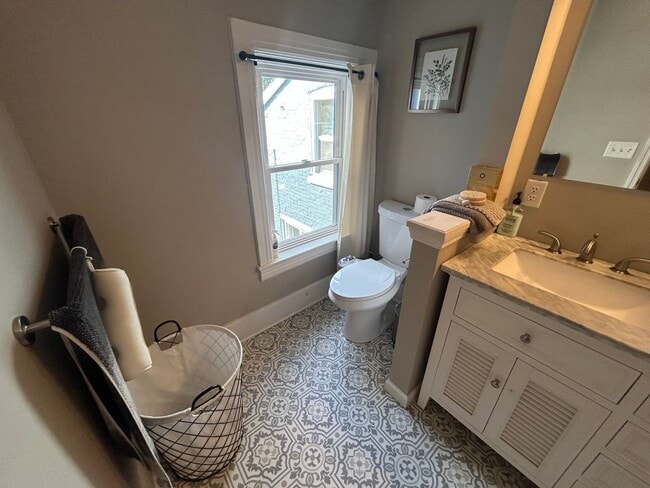 Building Photo - Now Leasing - Beautiful 3-bedroom, 1.5-bat...