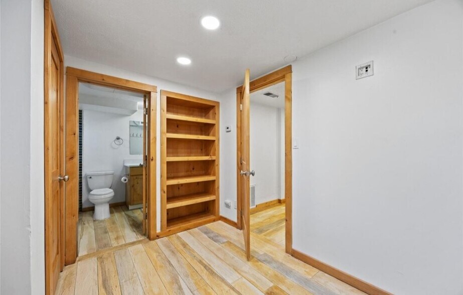 Built-in Bookshelf - 5014 W 36th Ave