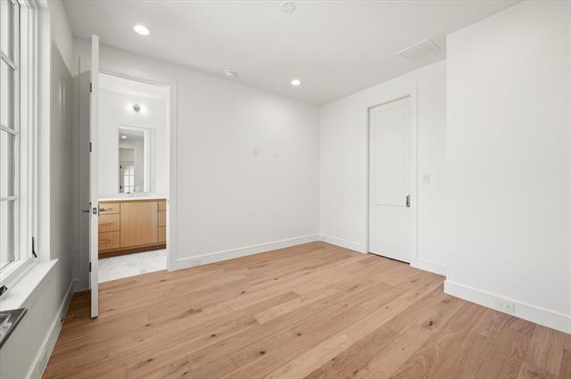 Building Photo - 2955 Sunset Blvd