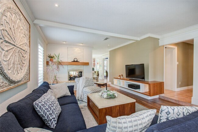 Building Photo - 16209 Wall St